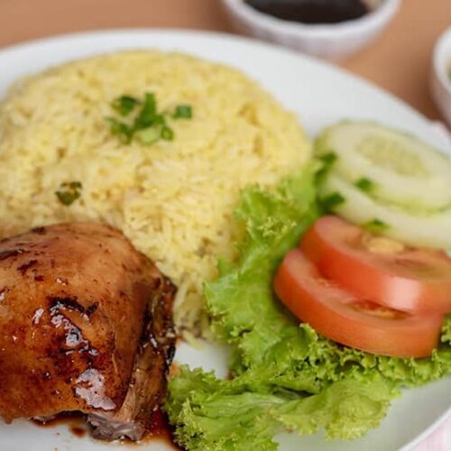 Nasi Putih Ayam Kari/Asam Pedas