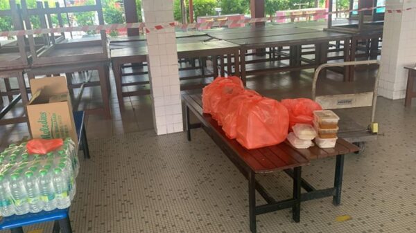 Kuih 2 Jenis Atau Air Mineral